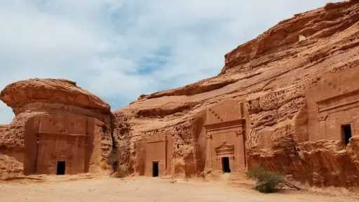 السياحة والتراث